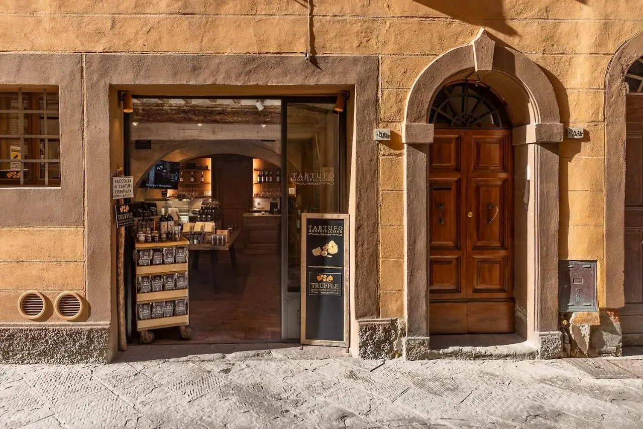 Truffle House Tuscany Tuber Melanosporum Vitt Montepulciano Italy